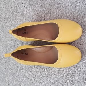 Yellow Susina low heeled round toe shoes